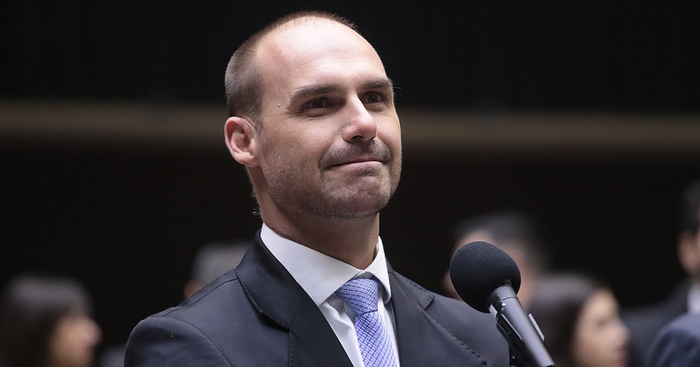 STF condena Eduardo Bolsonaro a mais de quatro anos de prisão por coação no curso do processo