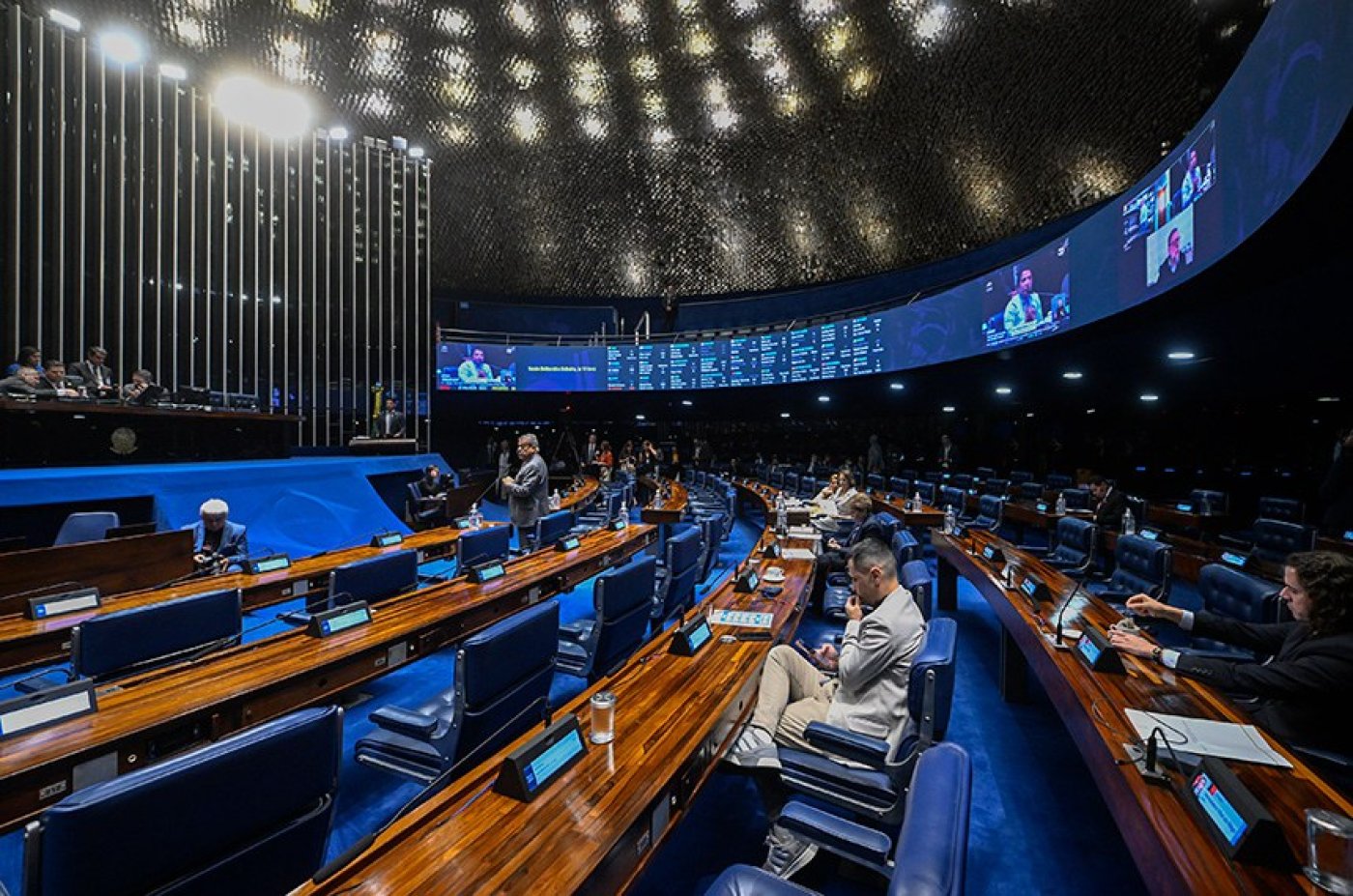 Proposta que acaba com a escala 6x1 completa um mês parada no Senado