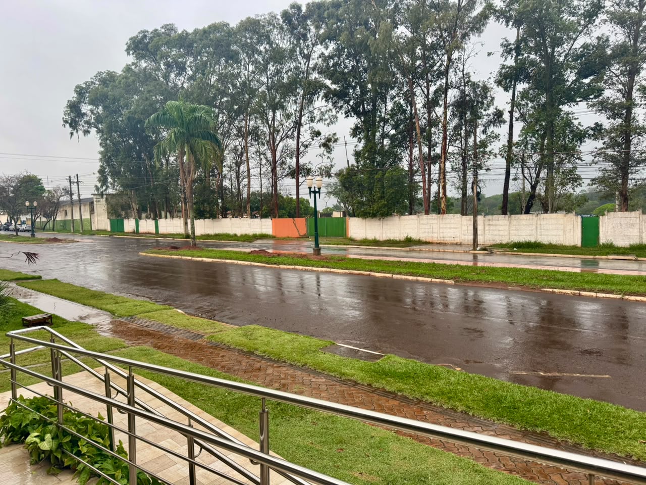 Segunda-feira começa com chuva e terá tempo instável em Naviraí